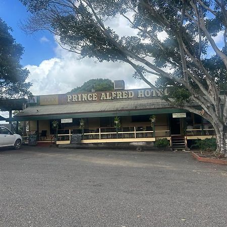 Gundy Pub & Caravan Park Gundiah Luaran gambar
