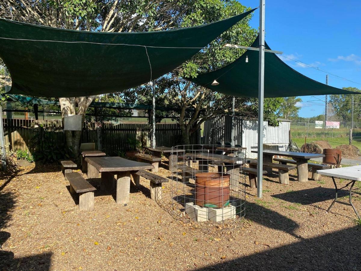 Gundy Pub & Caravan Park Gundiah Luaran gambar