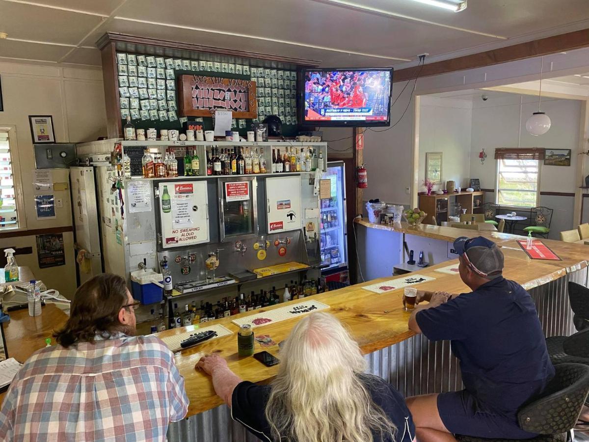 Gundy Pub & Caravan Park Gundiah Luaran gambar