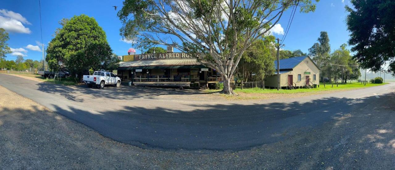 Gundy Pub & Caravan Park Gundiah Luaran gambar