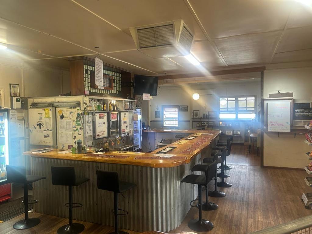 Gundy Pub & Caravan Park Gundiah Luaran gambar