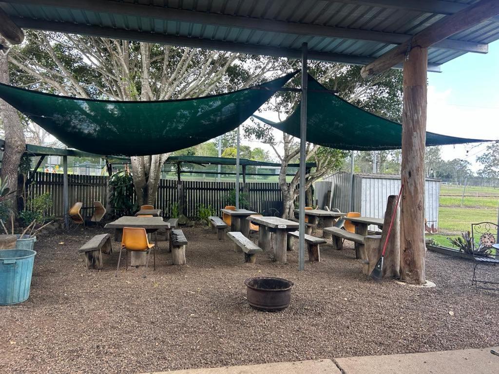 Gundy Pub & Caravan Park Gundiah Luaran gambar