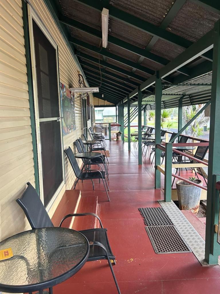 Gundy Pub & Caravan Park Gundiah Luaran gambar