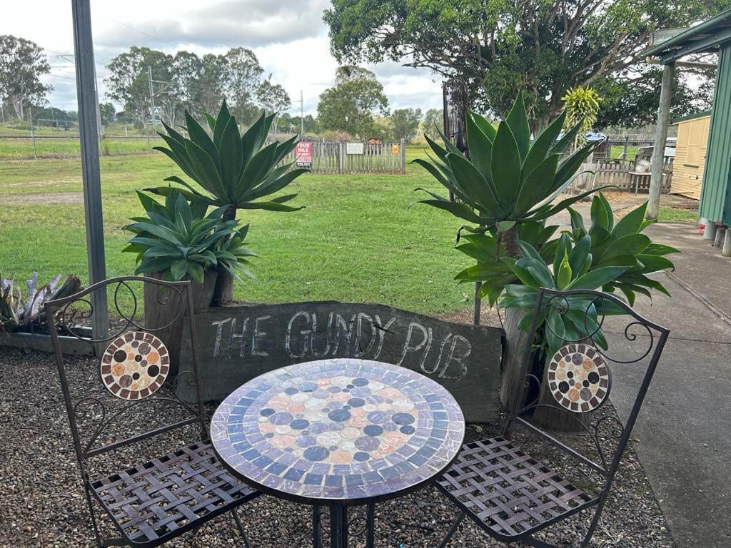 Gundy Pub & Caravan Park Gundiah Luaran gambar