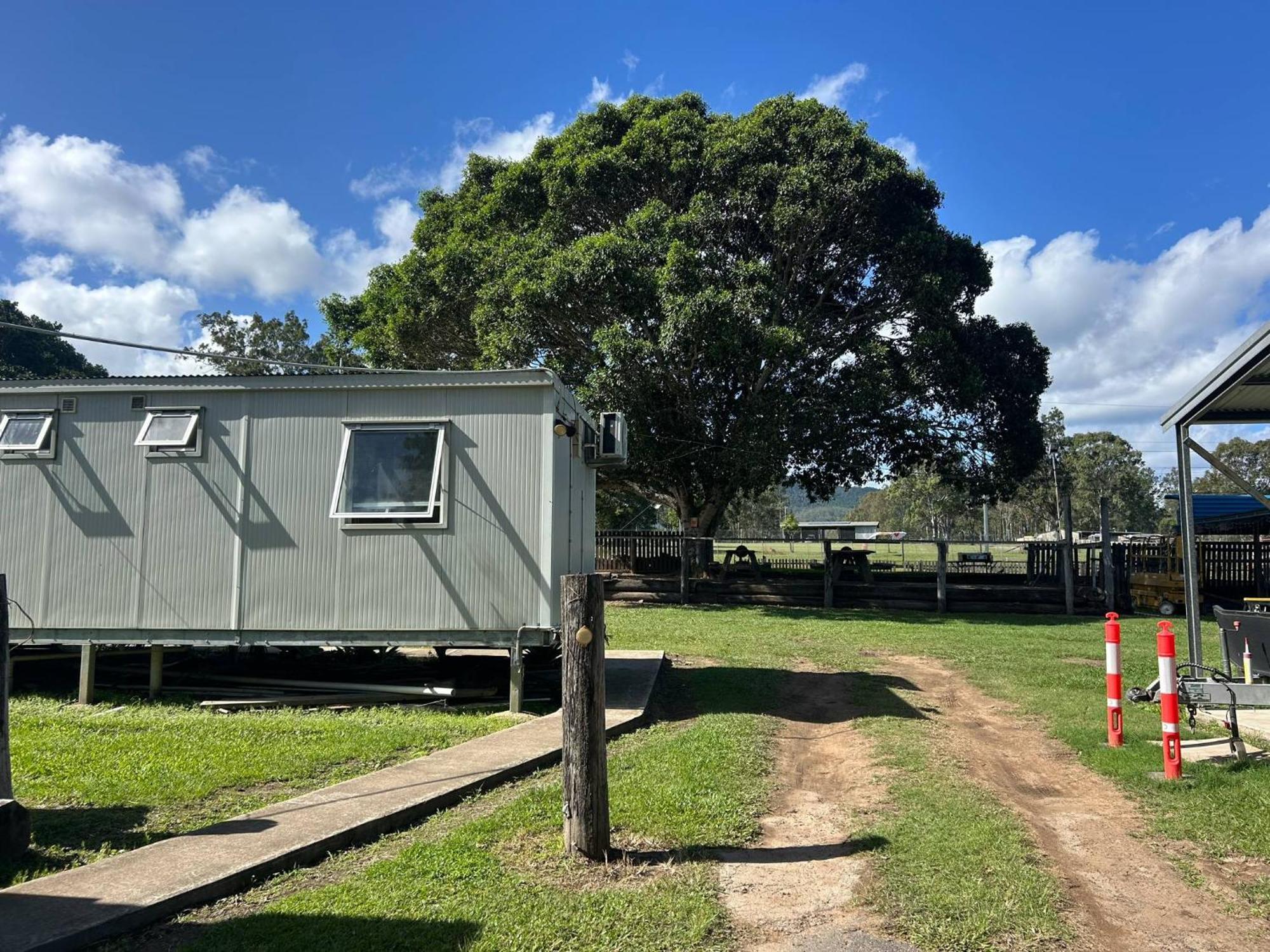 Gundy Pub & Caravan Park Gundiah Luaran gambar